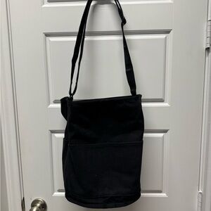 Everlane Black Hobo Bag Practical Design